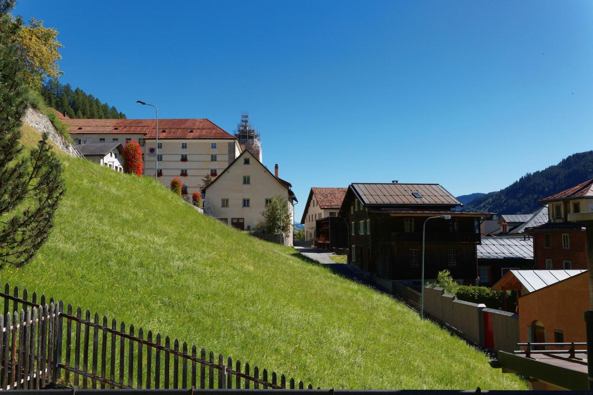Hotel Alpsu Disentis Exteriör bild